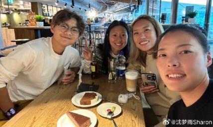 沈夢(mèng)雨曬留洋生活：藝術(shù)不止于畫布 圣誕味越來越濃